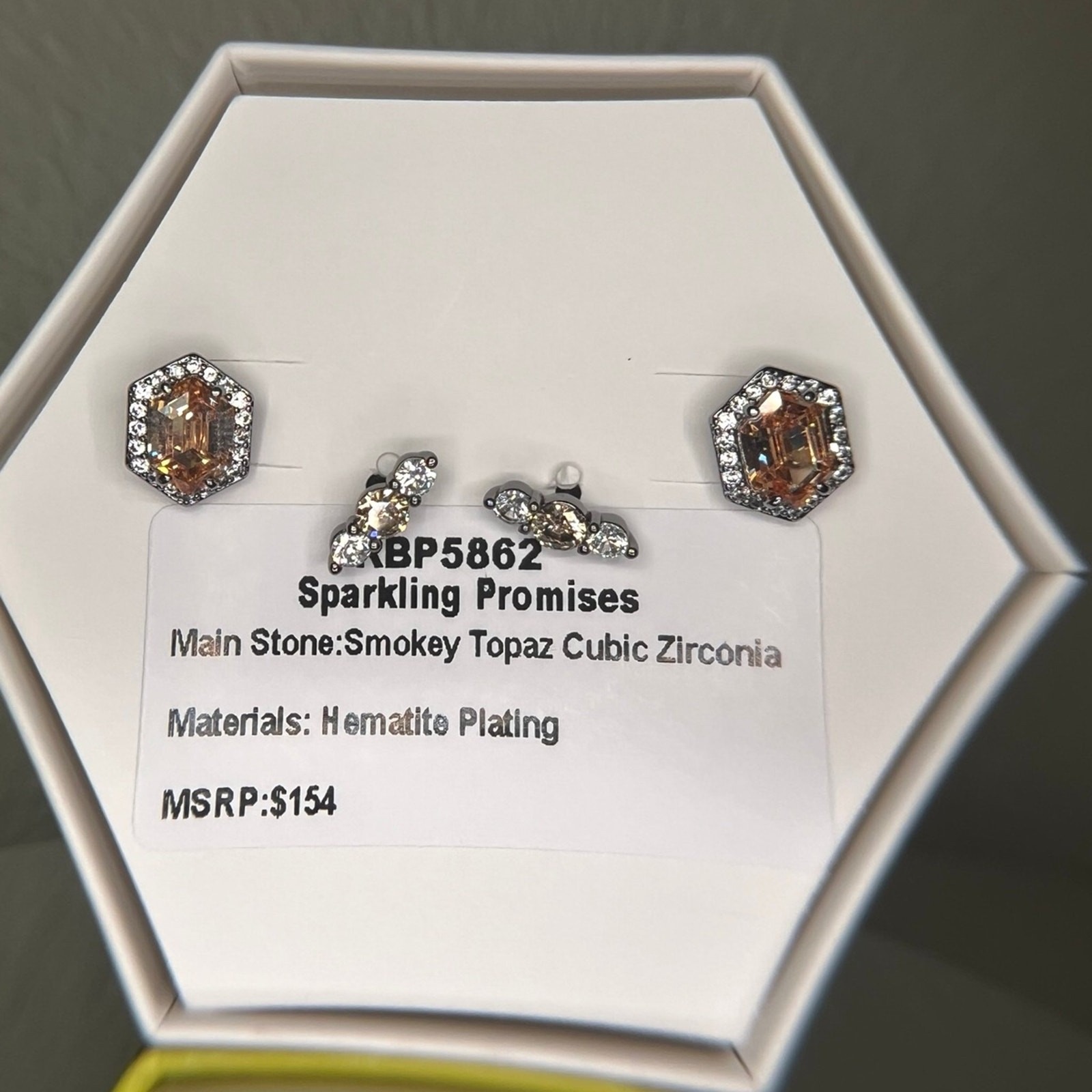 Bomb Party Sparkling Promises Earrings 25$